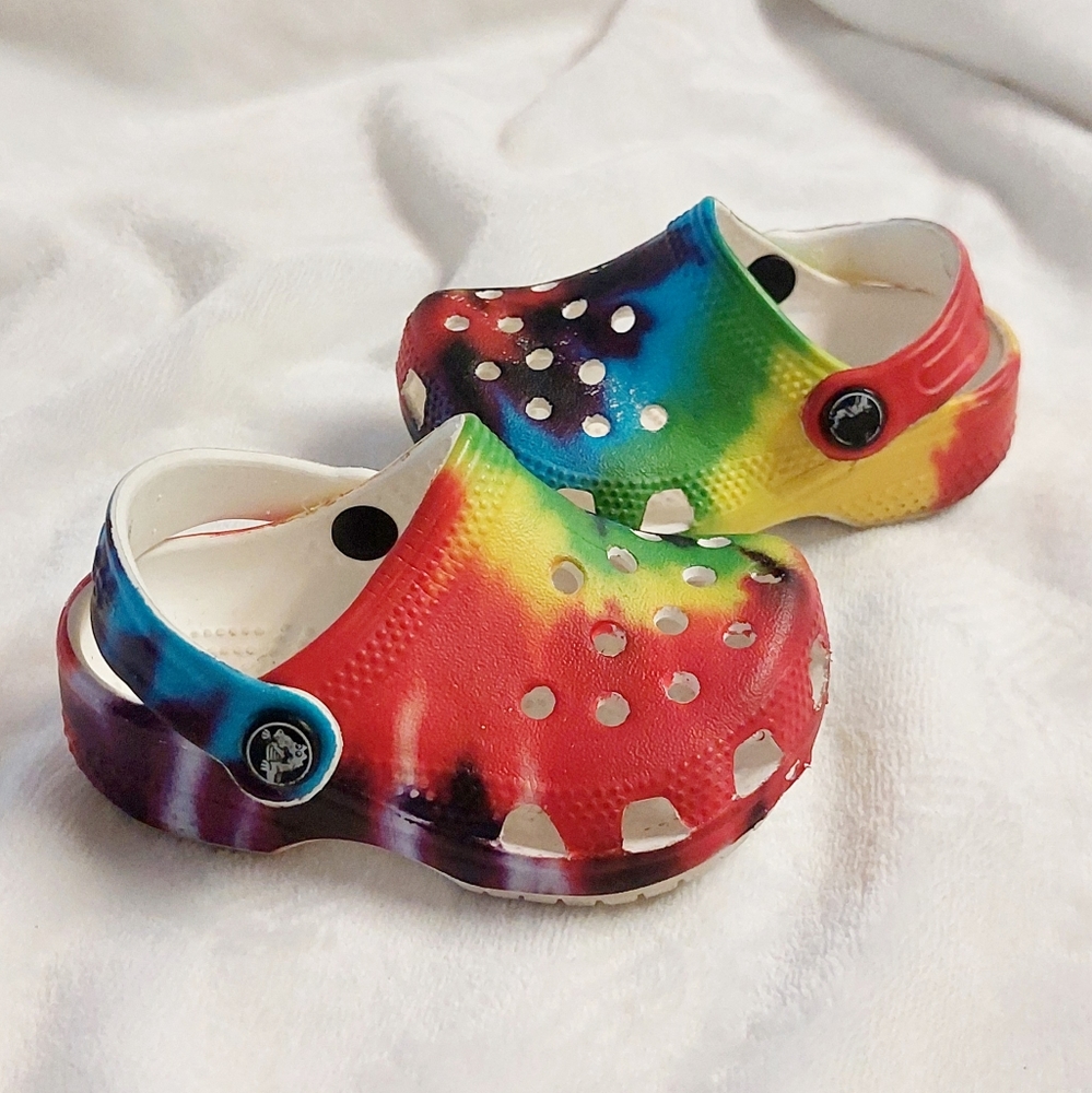 Baby Crocs size 2c 3c